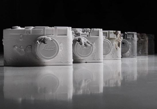 艺术家用25种不同材料仿真徕卡相机