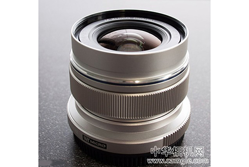 奥林巴斯12mm f/1.0、14mm f/1.0镜头公布专利