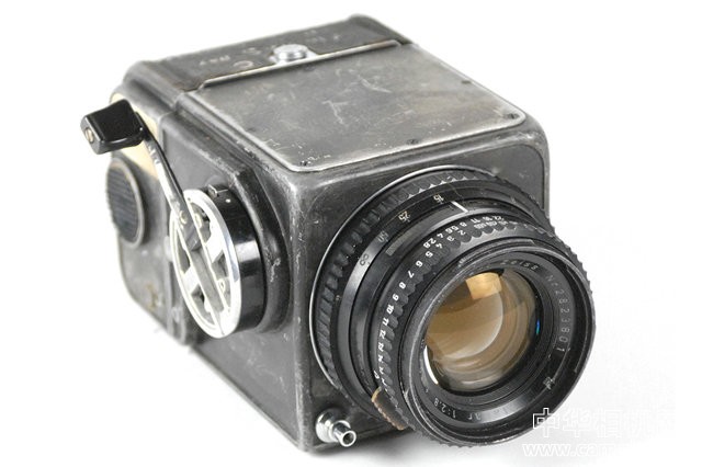 首台登上太空的哈苏相机将在11月拍卖